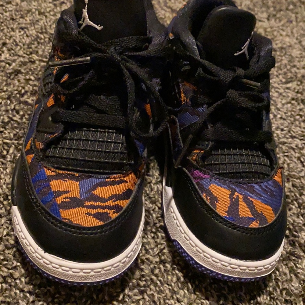 Girl Jordan gym shoes